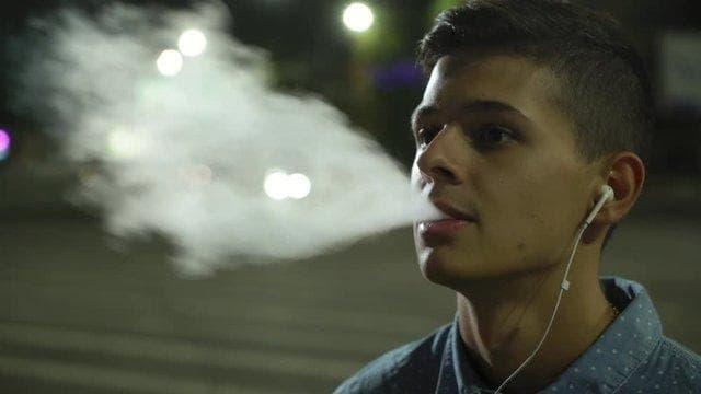 E-Papierosy w dużych butelkach – nowoczesne podejście do E-Papierosy i wygoda dużych butelek