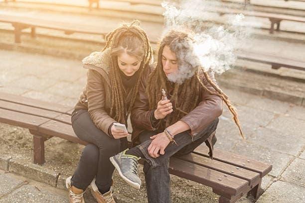 E-Papierosy poradnik dla świadomych użytkowników jakie e papieros rodzaje warto znać i jak je wybrać