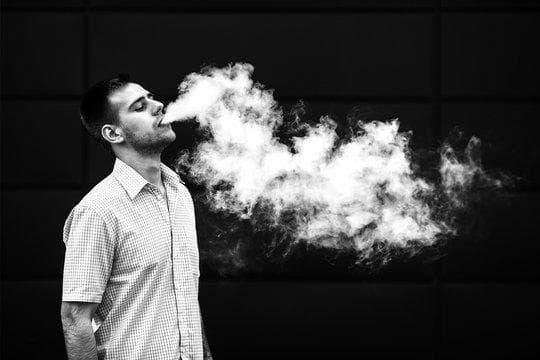 Vape i bateria a akumulator – jak wybrać najlepsze rozwiązania do twojego vape