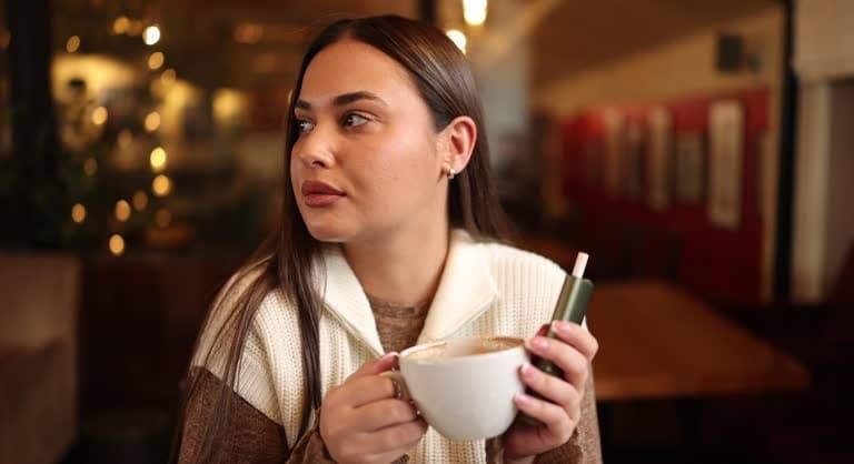 E-papierosy a papierosy mocne porównanie najnowszych trendów e-papierosy kontra papierosy mocne